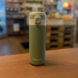 Bouteille Isotherme avec bec verseur. Jusqu'à 6 heures de boisson chaude ou froide